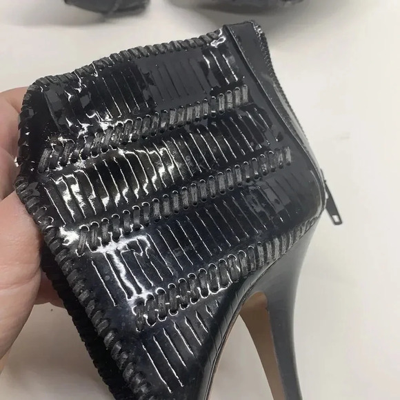 Givenchy High Heel Shoes Patent Leather Textured Open Toe Black Size EU 35 US 5 - Picture 4 of 12